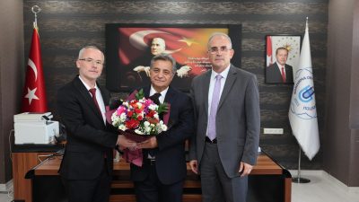 Bandırma Onyedi Eylül Üniversitesi’nde yıllarca genel sekreterlik görevini yürüten Cihangir