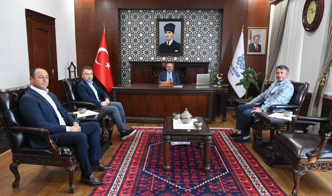 Bordo Sportif A.Ş.’den Vali Ustaoğlu’na ziyaret Bordo Sportif A.Ş. Başkanı Onur Göçmez, Balıkesir Valisi İsmail Ustaoğlu