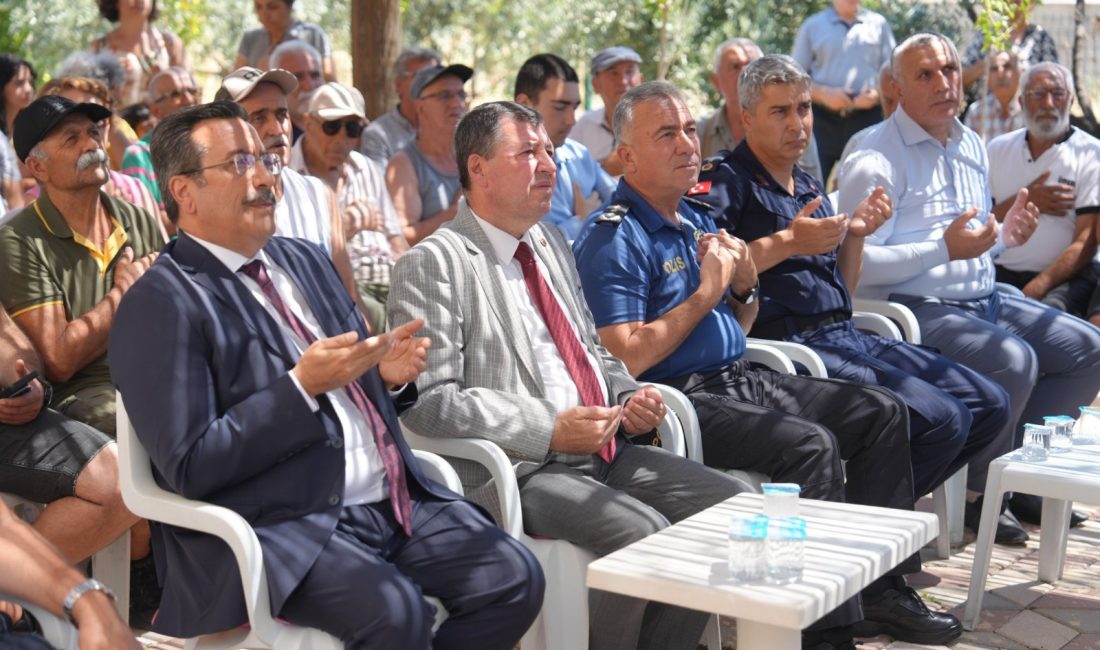 Burhaniye’de birlik sofrası kuruldu Alevi Kültür Derneği Burhaniye Şubesi’nin düzenlediği etkinlikte, aşure hayrı yapılarak