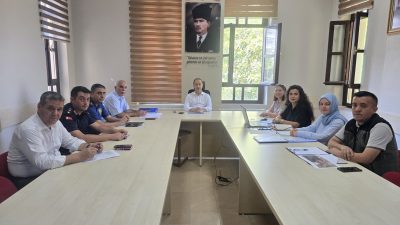 Bandırma Kaymakamı Engin Aksakal başkanlığında yapılan toplantıda sokak hayvanlarına yönelik