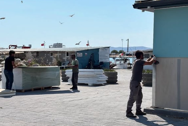 Erdek Narlı Sahili’ne yeni nefes Balıkesir Büyükşehir Belediyesi, Narlı Mahallesi’nde tamamladığı sahil düzenlemesinin ardından yeni