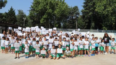 Yaz Spor Okulları kapsamında düzenlenen yüzme kursunun birinci etabı tamamlandı,