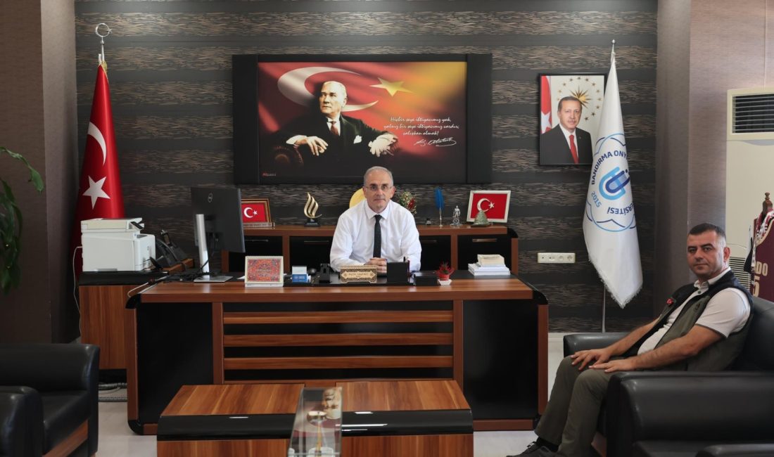 Bandırma OİM Müdürü Açık’tan BANÜ Rektörü’ne ziyaret Bandırma Orman İşletme Müdürü Hasan Açık, Bandırma Onyedi Eylül Üniversitesi