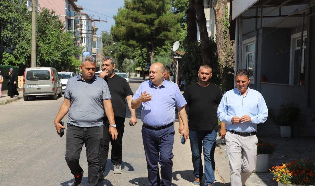Gönen’de asfalt çalışmalarıyla ulaşım konforu artıyor Gönen Belediyesi, Balıkesir Büyükşehir Belediyesi ile ortak yürüttüğü çalışma kapsamında