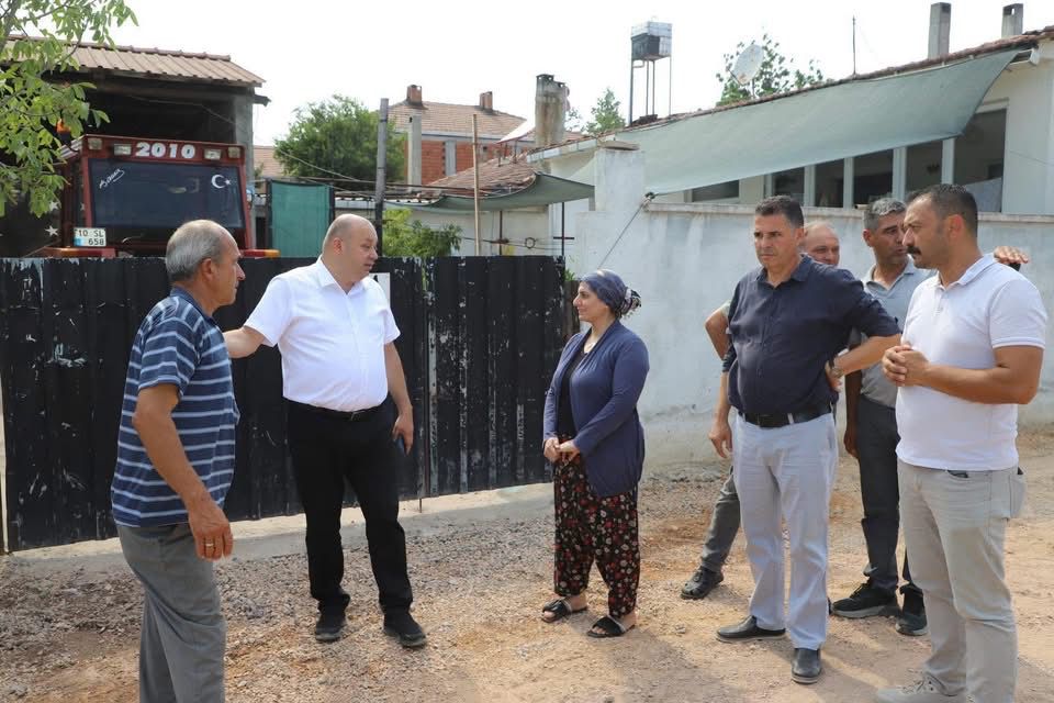 Gönen Belediye Başkanı İbrahim Palaz, Karalarçiftliği Mahallesi’nde yapılacak parke taşı