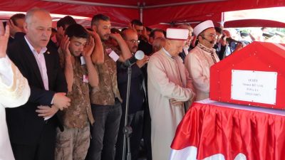  Irak’ın kuzeyindeki Pençe-Kilit Harekatı bölgesinde yürütülen mağara araması faaliyeti esnasında
