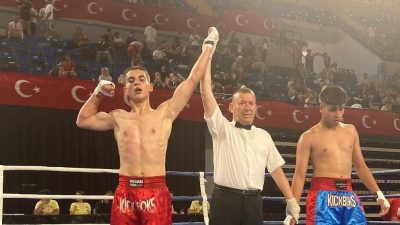Balıkesir Büyükşehir Belediye Spor Kulübü sporcuları Türkiye Kick Boks Şampiyonası’nda