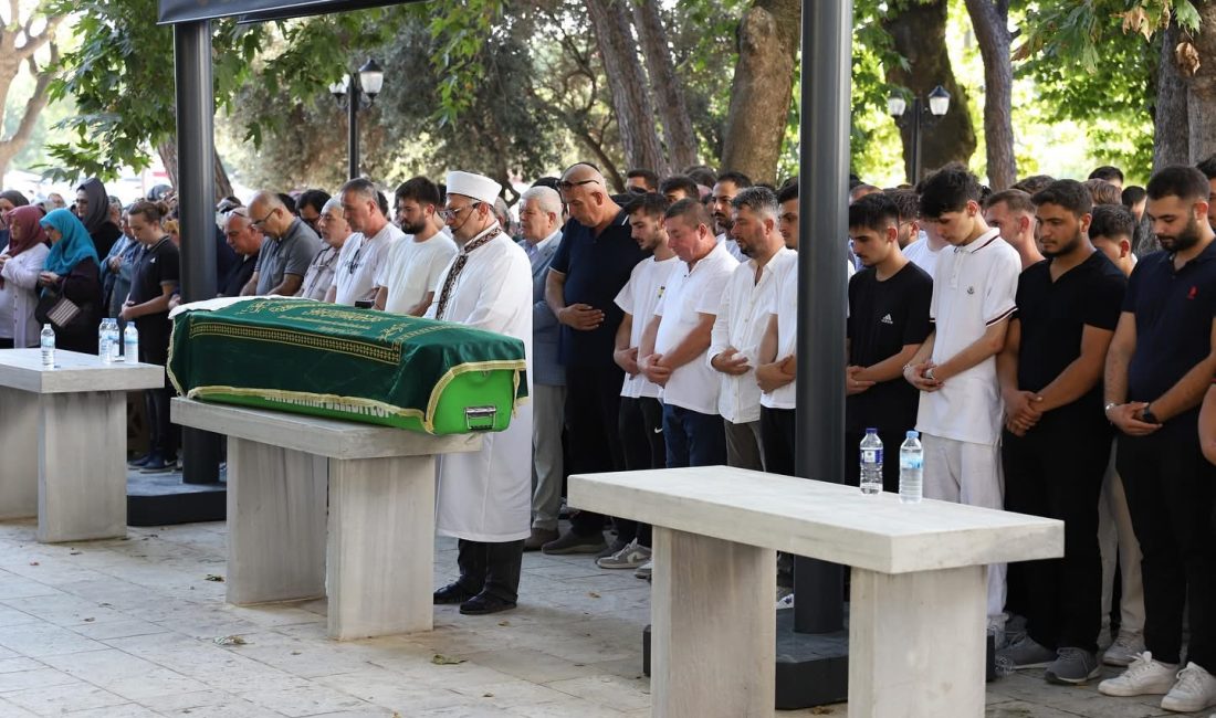 Doğum gününde kaza yapan genç 10 günlük yaşam mücadelesini kaybetti Bandırma’da doğum gününde motosiklet kazası geçiren 17 yaşındaki Yiğit Şölen,