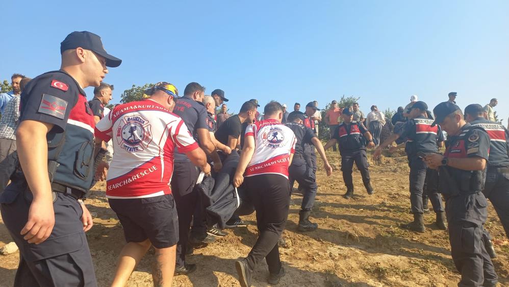 Aynı gölette bir yıl arayla ikinci facia: İki çocuk can verdi Karesi’de girdikleri gölette kaybolan iki çocuğun cansız bedenine ulaşıldı. Aynı