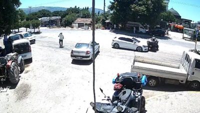 Düzler Mahallesi’nde meydana gelen trafik kazasında, ATV sürücüsü saniyelik farkla
