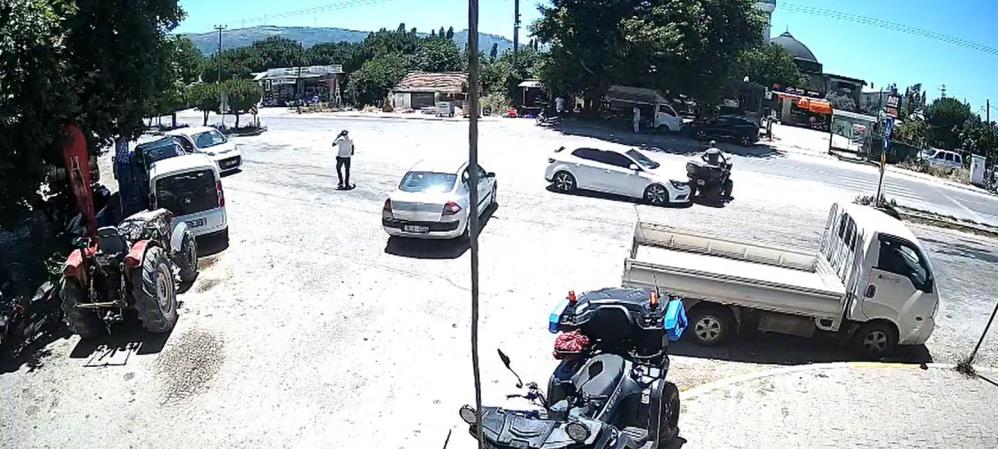 Erdek’te korkutan kaza: Takla atan ATV’den sağ kurtuldu Düzler Mahallesi’nde meydana gelen trafik kazasında, ATV sürücüsü saniyelik farkla