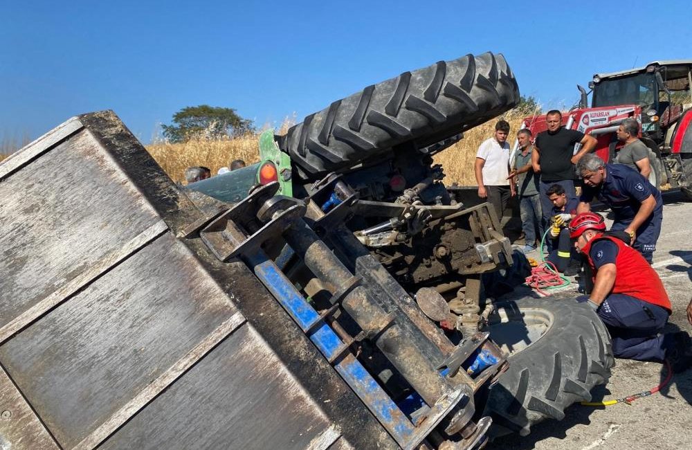 Susurluk’ta traktör kazası: 2 kişi ağır yaralandı Söğütçayır Mahallesi yolunda meydana gelen traktör kazasında 2 kişi ağır
