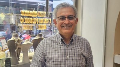 Bandırma’da 30 yılı aşkın süredir kuyumculuk yapan Metin Ok, altın