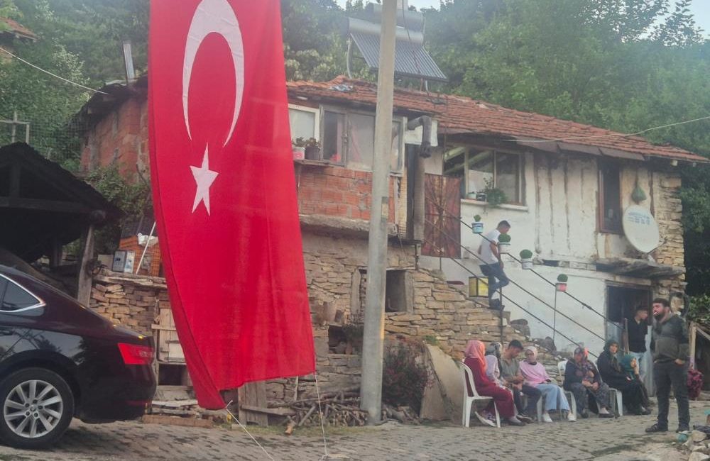 Şehit ateşi Balıkesir’e düştü Irak’ın kuzeyindeki Pençe-Kilit Harekatı bölgesinde yürütülen mağara araması faaliyeti esnasında