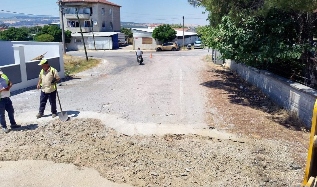 Susurluk Belediyesi’nden kapsamlı yaz seferberliği Atatürk Parkı’ndan Günaydın Mahallesi’ne kadar birçok noktada sürdürülen çevre temizliği