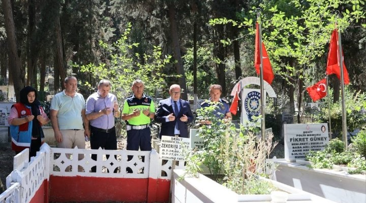 Susurluk protokolünden şehit Beştaş’ın ailesine destek Susurluk Kaymakamı Turgut Gülen ve ilçe protokolü, Şehit Halil İbrahim
