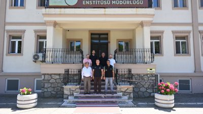Bandırma Koyunculuk Enstitüsü ve Ata Fen A.Ş., otomatik mama makinesiyle