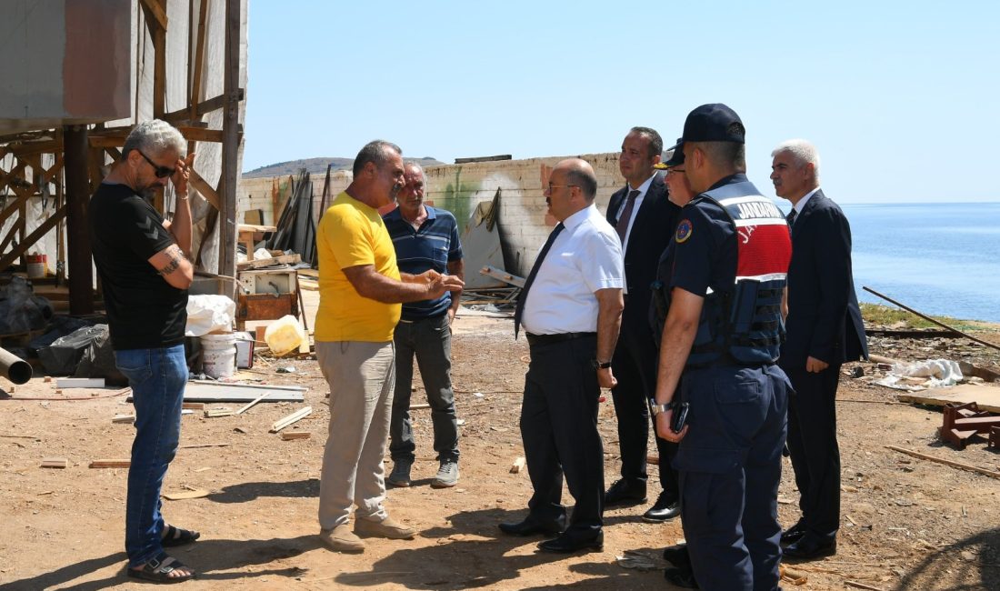 Vali Ustaoğlu Erdek’te tersanecilik sektörünü inceledi Balıkesir Valisi İsmail Ustaoğlu, özel bir gemi ve tersanecilik işletmesini