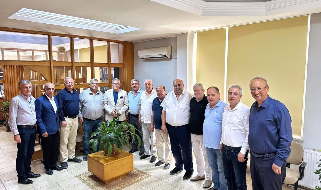 Bandırma Belediye Başkanı Dursun Mirza, göreve yeni seçilen Esnaf ve