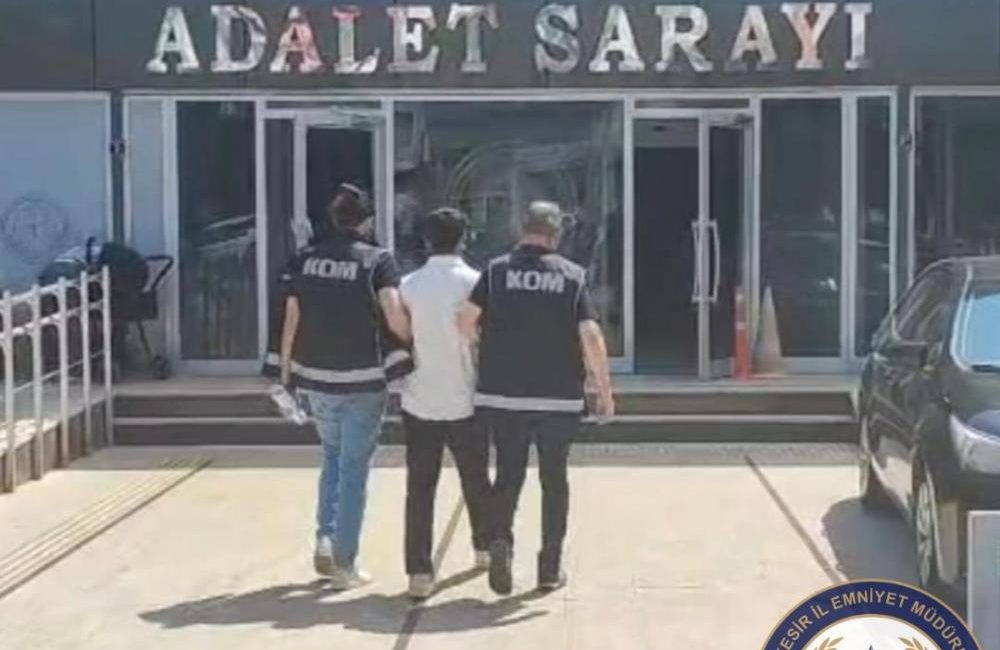 Bandırma’da FETÖ hükümlüsü yakalandı Bandırma’da, hakkında FETÖ silahlı terör örgütüne üye olma suçundan 6