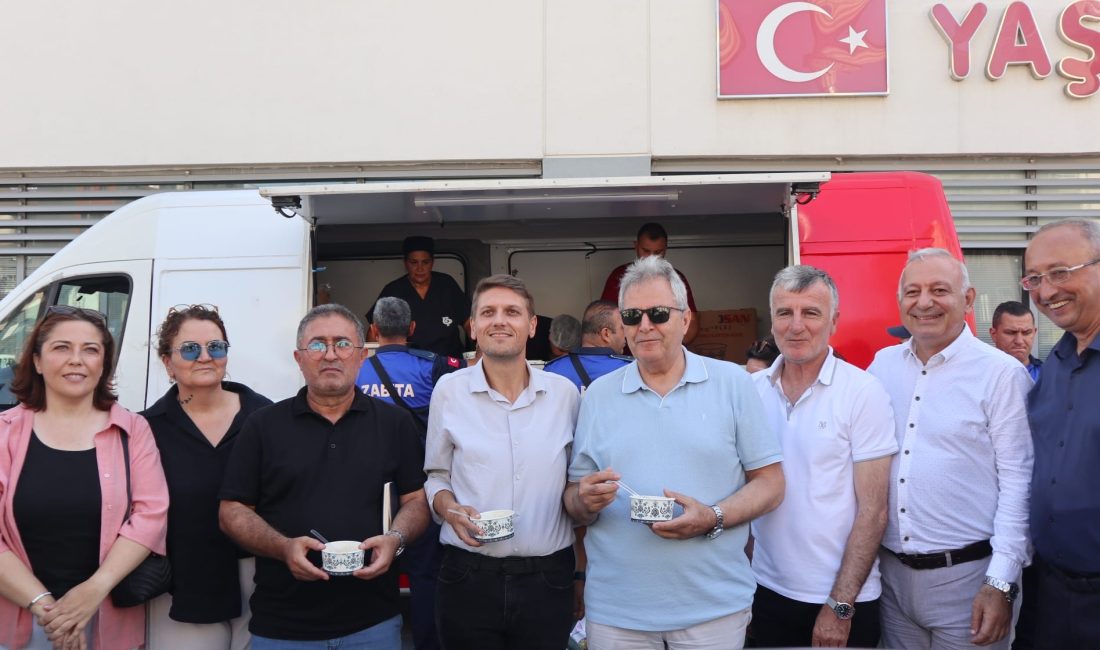 Bandırma Belediyesi’nden aşure ikramı Bandırma Belediyesi, Muharrem ayı dolayısıyla düzenlediği aşure etkinliğiyle vatandaşları bir