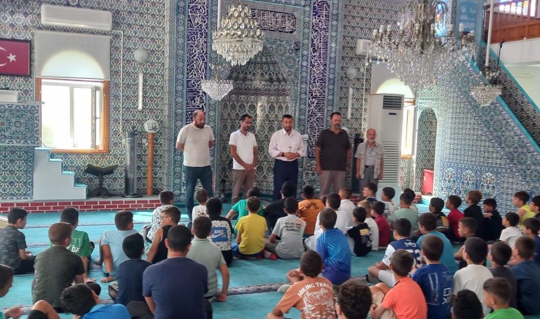 Bandırma’da yaz kurslarına katılım arttı Bandırma’daki yaz Kur’an kurslarına çocuklar bu yıl yoğun ilgi gösterdi.