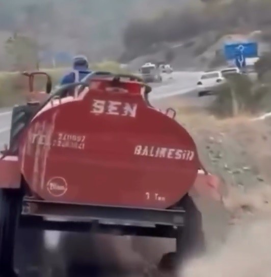 Dayanışmanın en güzel görüntüleri…Yangına jant üzerinde gitti Türk Milleti ülkenin dört bir köşesinde yanan ormanların acısını yüreğinde