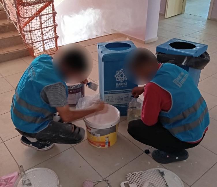 Yükümlülerden eğitime katkı Balıkesir Denetimli Serbestlik Müdürlüğü’nün denetim ve takibi altında kamuya yararlı