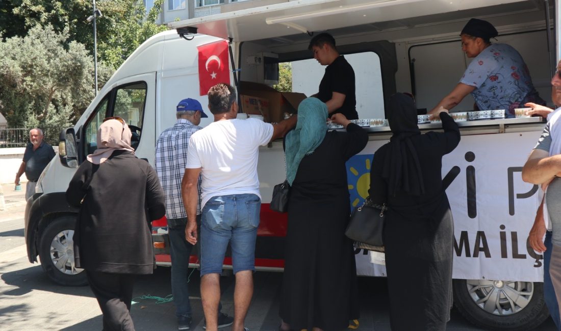 İYİ Parti, Bandırmalılar ile aşure bereketini paylaştı İYİ Parti Bandırma İlçe Teşkilatı’nın düzenlediği aşure etkinliği, yoğun ilgi