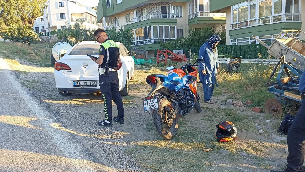 Erdek’te motosiklet kazası: 1 yaralı Erdek’te meydana gelen kazada, otomobile arkadan çarpan motosiklet sürücüsü hafif