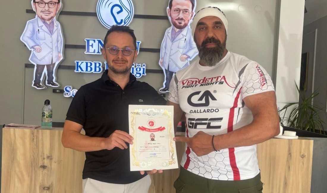 Türkiye Kick Boks Federasyonu’nun İstanbul’da düzenlediği siyah kuşak sınavında Bandırmalı
