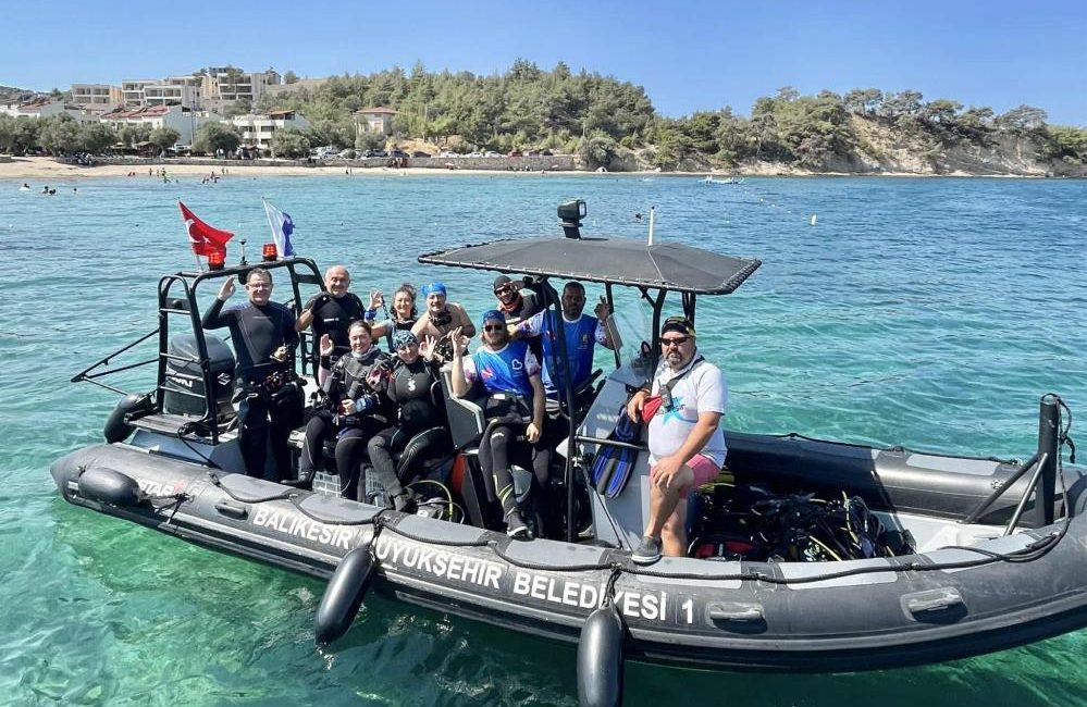 Gömeç’te sualtı fotoğrafçılığı atölyesi ilgi gördü Dalış Köyü’nde, tarihlerinde profesyonel sualtı fotoğrafçısı Bülent Şelli’nin yürütücülüğünde “sualtı