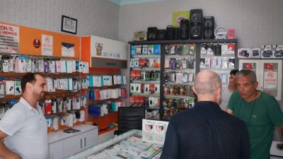 Belediye Başkanı Aydın Dinçer, Saraylar Mahallesi’nde esnaf ve vatandaşlarla buluştu.