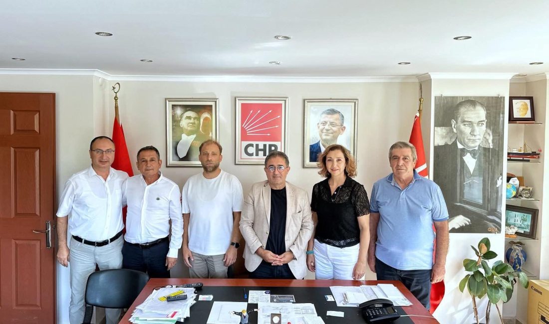5 aday Mehmet Atak adında birleşti CHP Bandırma İlçe Başkanı Mehmet Atak, ilçe başkan aday adaylarıyla