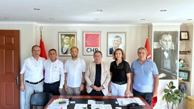 CHP Bandırma İlçe Başkanı Mehmet Atak, ilçe başkan aday adaylarıyla