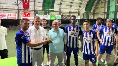 Gönen’de düzenlenen futbol turnuvası renkli ve çekişmeli maçların ardından sona
