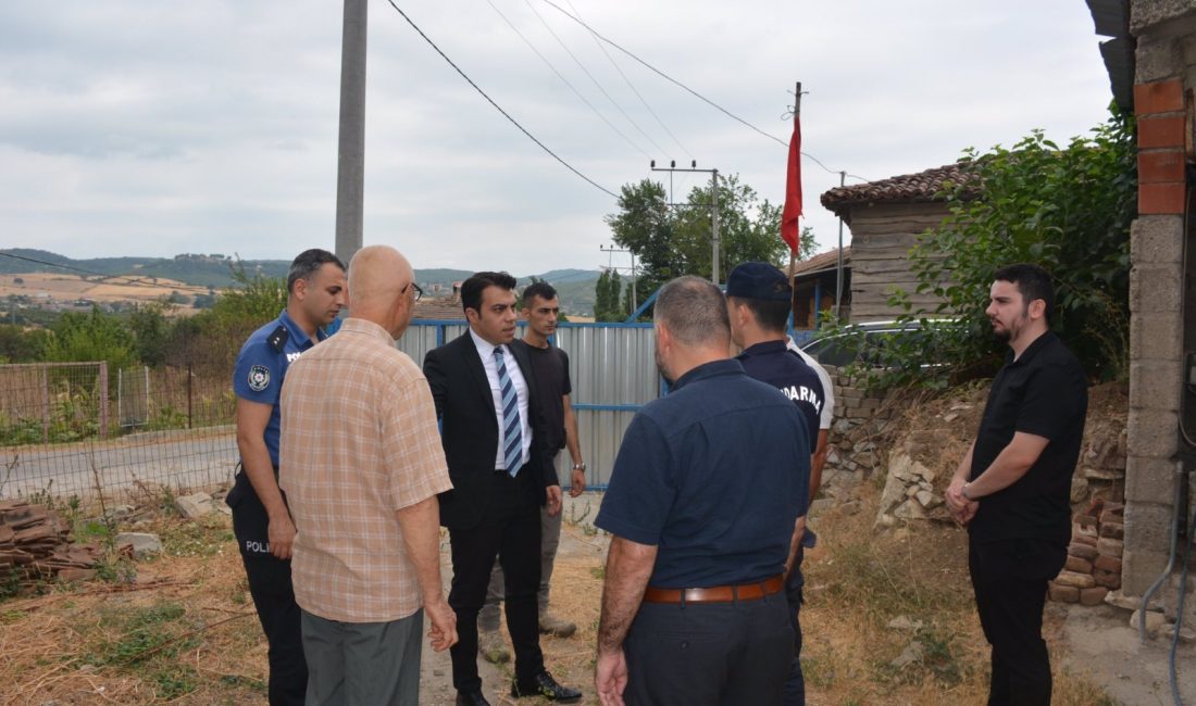 Manyas’ta şehit ailelerine anlamlı ziyaret Manyas Kaymakamı Coşkun Topuz, iki şehit ailesini ziyaret ederek, onların