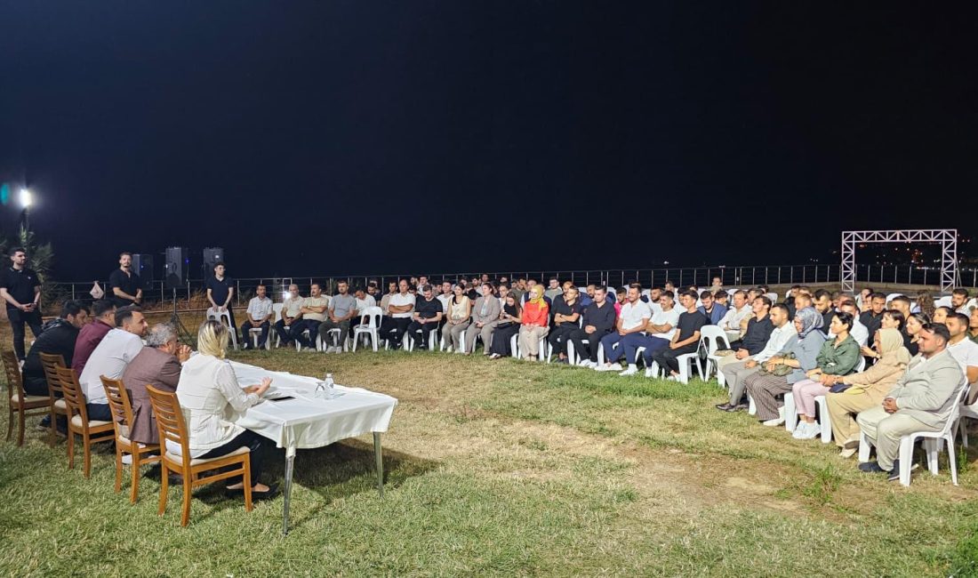 Bandırmalı AK gençler “Söz Gençlikte” buluştu AK Parti’nin Türkiye genelinde yürüttüğü “Söz Gençlikte” programı kapsamında Bandırma’da