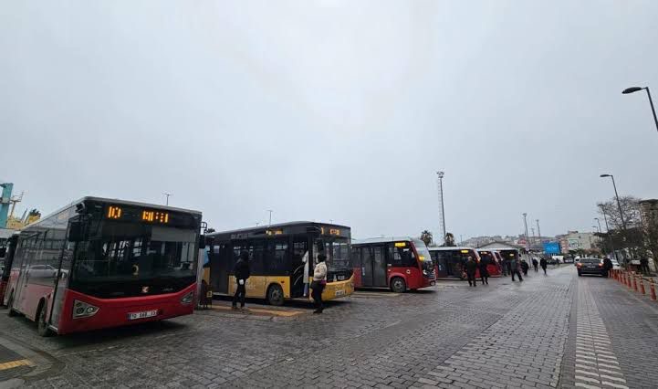 Bandırma’da ulaşım ücretleri yeniden zamlandı UKOME’nin aldığı karar doğrultusunda Bandırma’da şehir içi ve Erdek-Bandırma otobüs