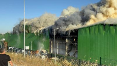 Gönen’de faaliyet gösteren Teksüt firmasının sevkiyat bölümünde geçtiğimiz günlerde meydana