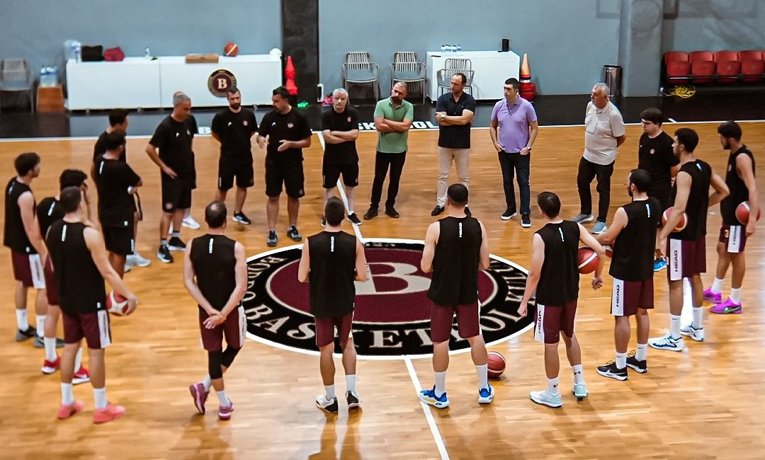 Bandırma Bordo Basketbol yeni kadrosuyla parkede Yeni sezon hazırlıklarına başlayan Bordo Basketbol, güçlü kadrosuyla Türkiye Basketbol