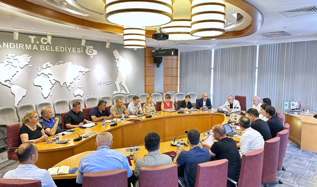Başkan Mirza’dan proje yönetiminde yeni adımlar Bandırma Belediye Başkanı Dursun Mirza, belediye yönetimiyle birlikte şehrin gelişimi