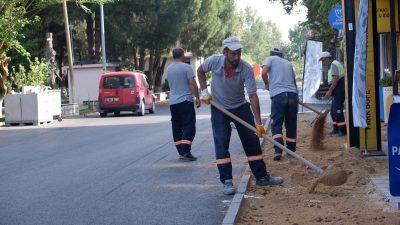 Susurluk Belediyesi, Şehit Fikret Caddesi’nde asfalt çalışmalarının ardından kaldırım düzenleme