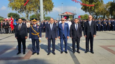 Zafer Bayramı’nın 103. yıl dönümü Bandırma’da düzenlenen törenlerle kutlandı. Program;