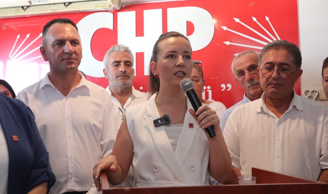 Merve Polat, CHP Bandırma İlçe Başkanlığı’na adaylığını açıkladı CHP Bandırma İlçe Başkanlığı için adaylığını açıklayan Merve Polat’a, çok