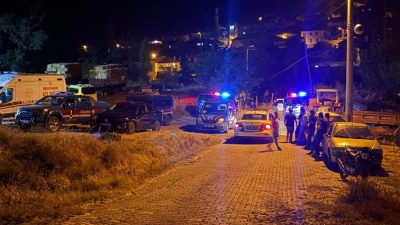  Durasalar kırsal mahallesinde meydana gelen olayda eşi ile tartışan Mehmet
