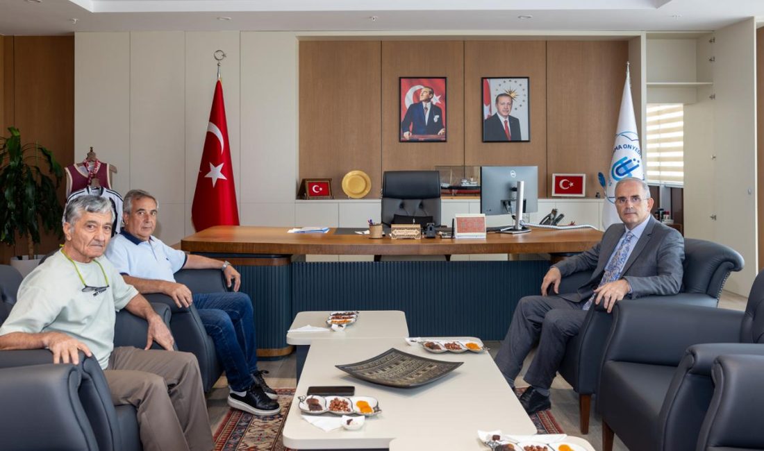 AK Parti Bandırma’dan BANÜ ziyareti Bandırma AK Parti İlçe Başkanı Göksel Karlahan, Bandırma Onyedi Eylül