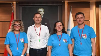 İDA SAR Arama Kurtarma Derneği üyeleri, Balıkesir Büyükşehir Belediye Başkanı