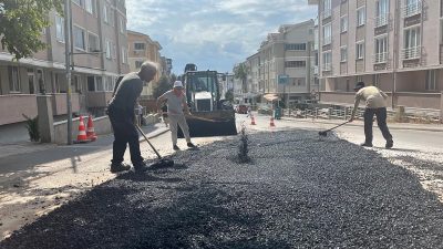 Bandırma Belediyesi, Paşakent Mahallesi 17001 Sokak’ta yürüttüğü parke taşı döşeme
