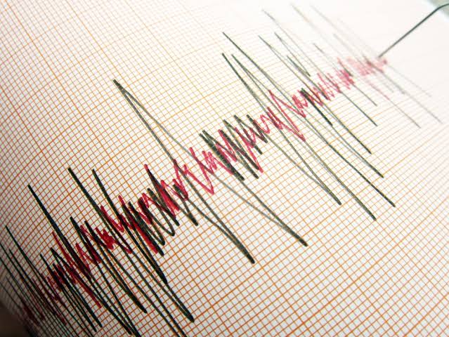 Balıkesir’de 6,1’lik deprem korkuttu Sındırgı merkezli deprem, Balıkesir’in birçok ilçesinde ve çevre illerde kuvvetle